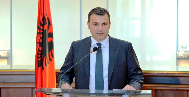 Sejko: Nuk i kemi shpallur lufte euros; ne nje faze te dyte mund te ndalohet shitja e shtepive ne va Sejko: Nuk i kemi shpallur lufte euros; ne nje faze te dyte mund te ndalohet shitja e shtepive ne va